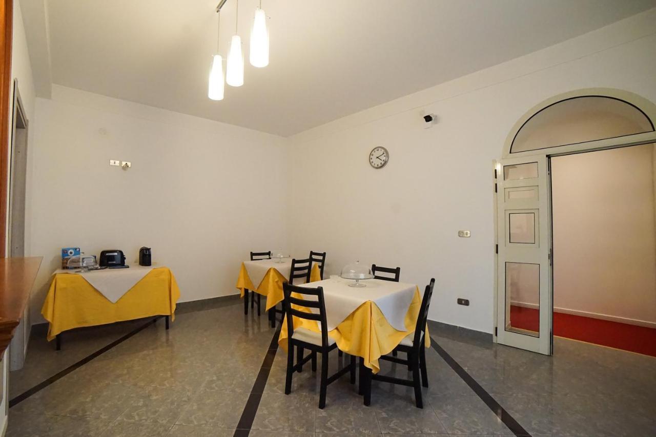 Central Home B&B Cosenza Exteriör bild
